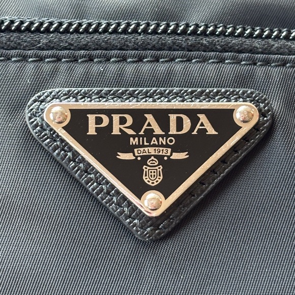 Prada Re-Nylon Camera Crossbody Bag Black - Picture 4 of 11